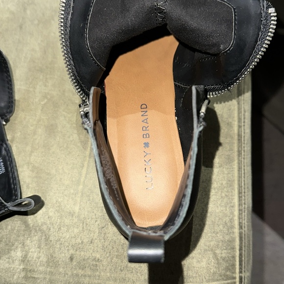 Women’s Lucky Brand booties with zippers size 9 - Picture 4 of 5